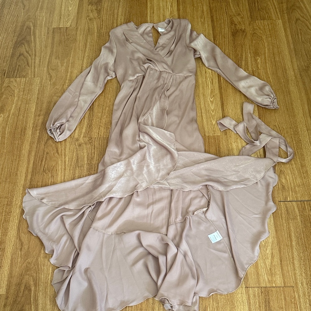 Chic Long Sleeve Dress in Soft Taupe - Picture 6 of 10